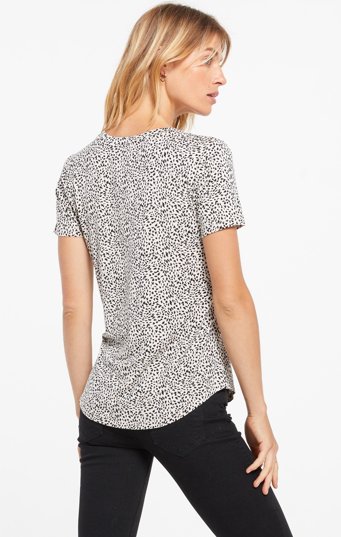 'Lipa' V-Neck Tee  |  Mini Leopard